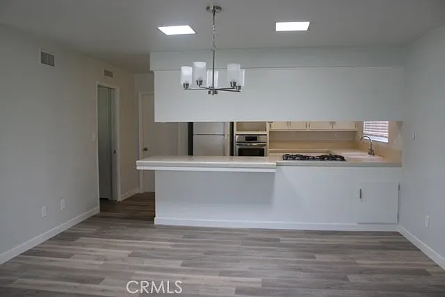 548 Stanford Ave — Photo 16