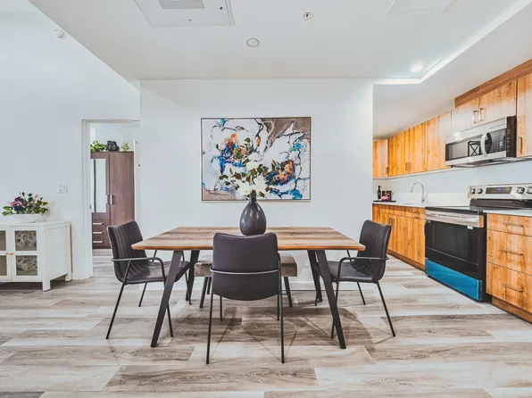 Peak Residences, 10058 102nd St NW #Fpstudio, Edmonton, AB T5J 0V6
