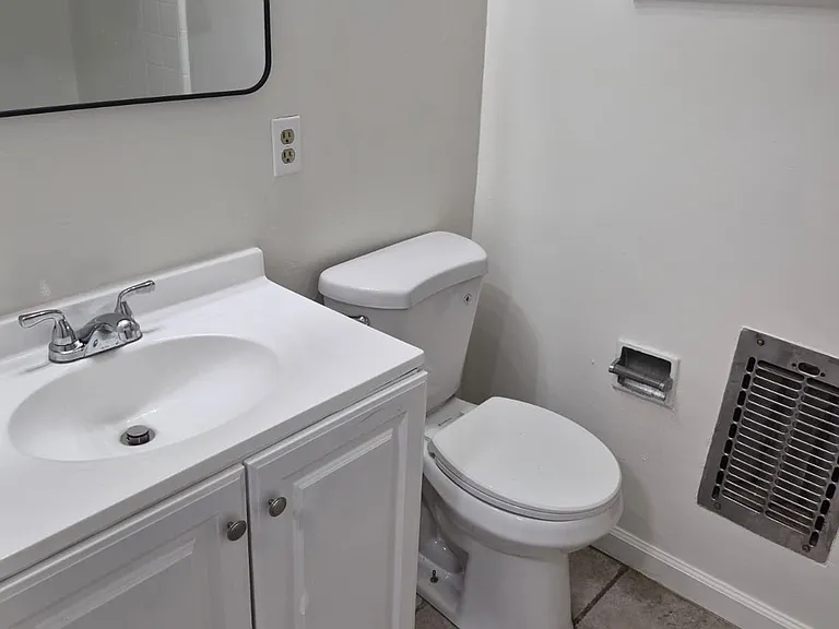 1120 W Florence Ave #2 — Photo 8