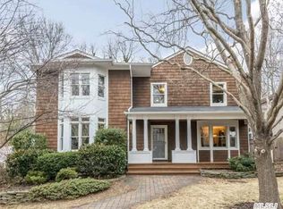 15 Harbor Heights Dr, Centerport, NY 11721