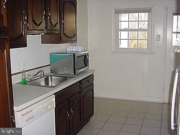 4th image of 1304 Earnestine St