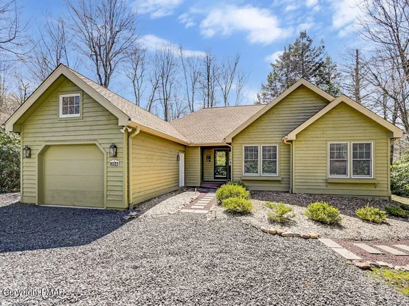 204 Moraine Ln, Pocono Pines, PA 18350