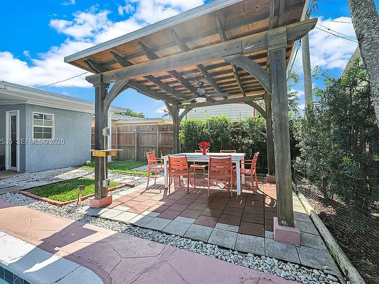 740 N 73rd Ave — Photo 41
