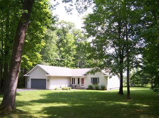 11378 Fairway Dr, Roscommon, MI 48653