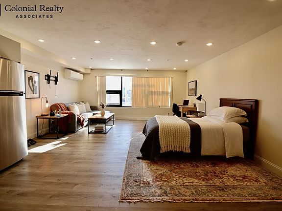 4th image of 1034 Commonwealth Ave #303