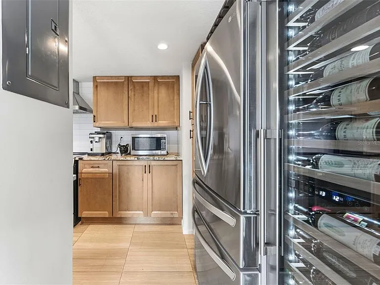 105 E Davis Blvd #B — Photo 16