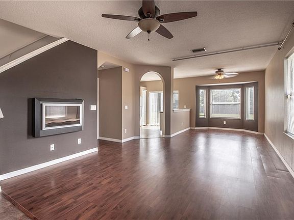 3rd image of 1701 Mosaic Forest Dr