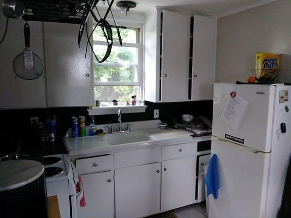 3rd image of 307 Englewood Ave #3
