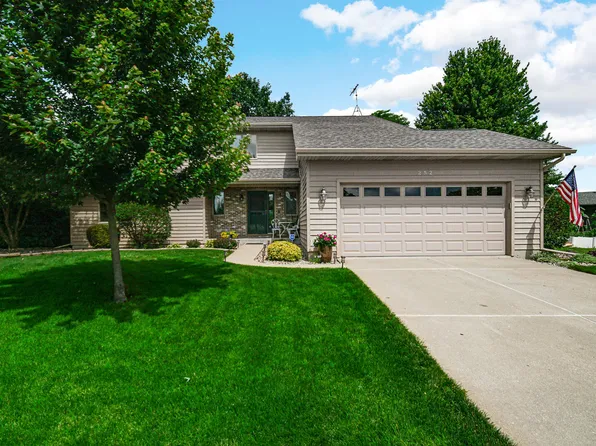 252 Bedford Cir, Valparaiso, IN 46383