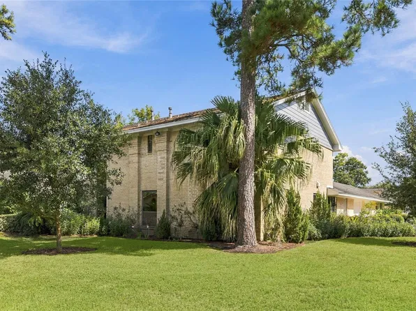 2711 Williamsburg Dr, Dickinson, TX 77539