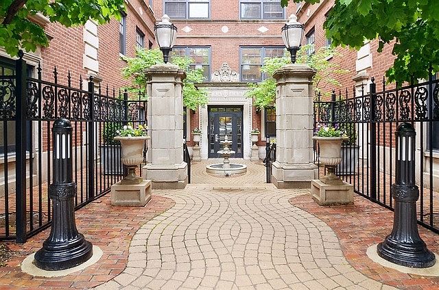 1st image of 444 W Roslyn Pl #1-D