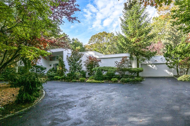 8 Fox Hollow, East Quogue, NY 11942 | Out East