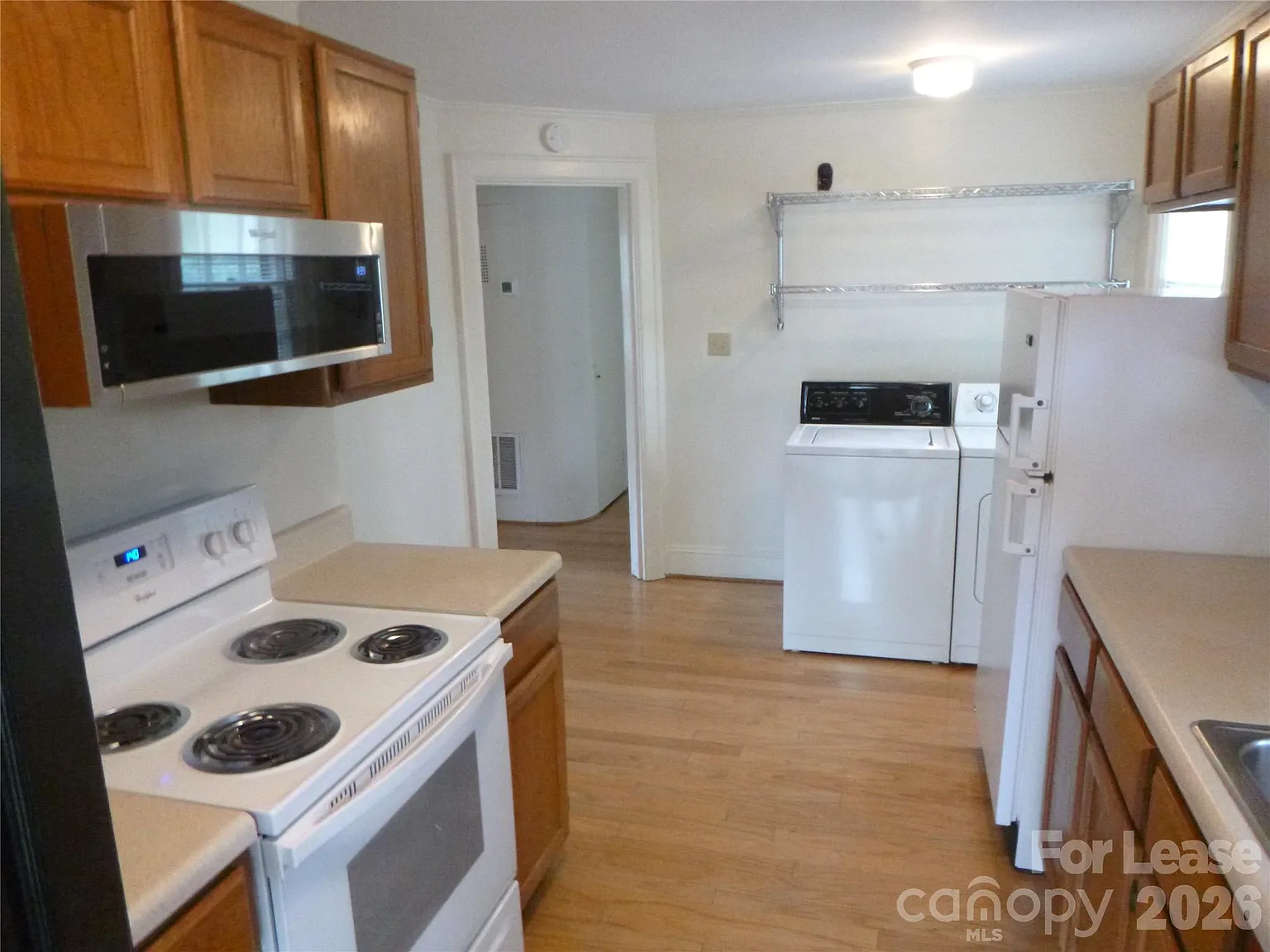 2 bed, 1.0 bath, 950 sqft, $1,795 — Photo 3