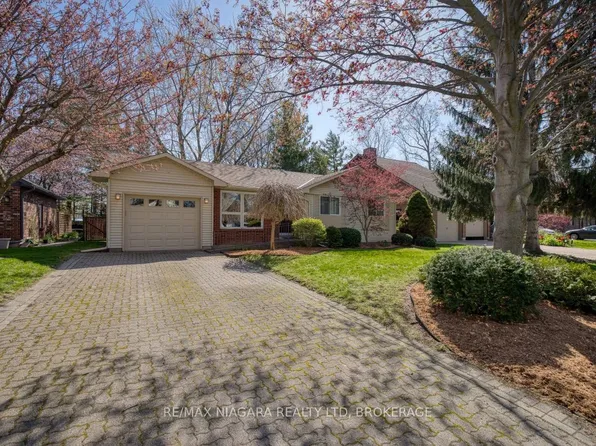 15 Oak Dr, Niagara On The Lake, ON L0S 1J0