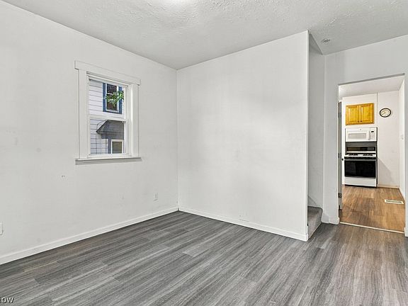 5th image of 108 W Long St