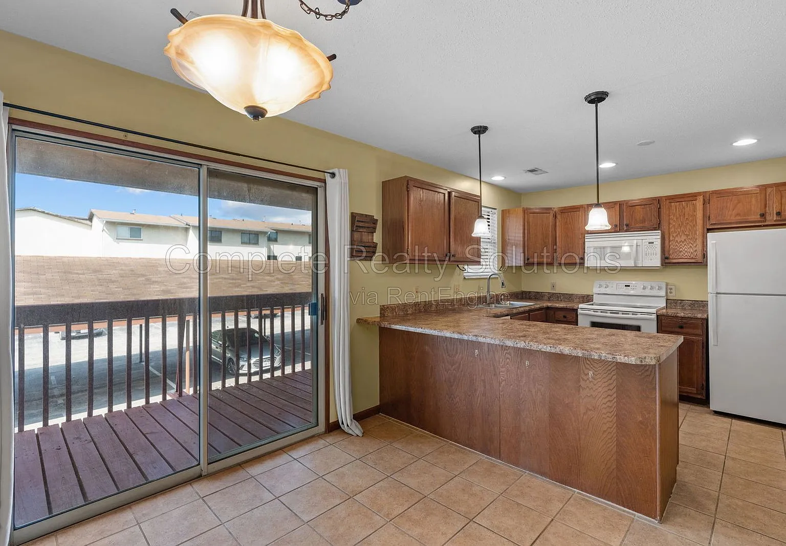 3 bed, 3.0 bath, 1320 sqft, $1,875 — Photo 2