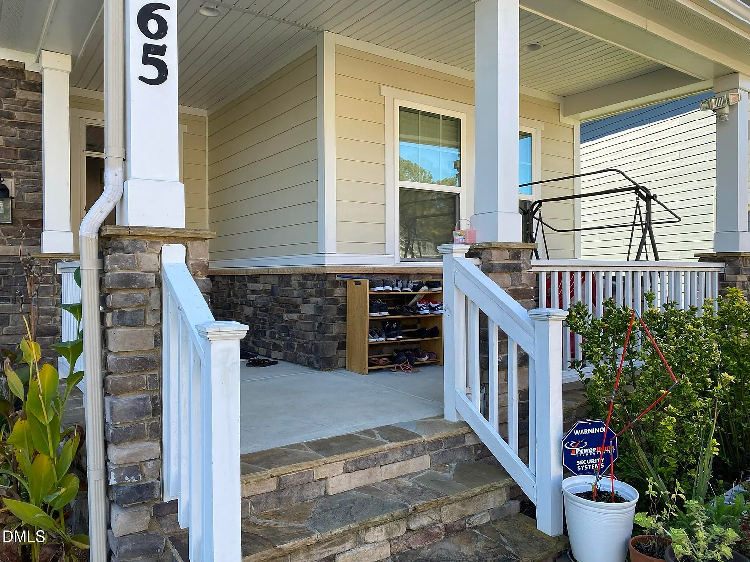 4 bed, 3.0 bath, 2800 sqft, $2,650 — Photo 2