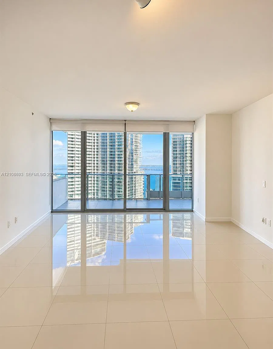 Epic West Condo — Photo 3