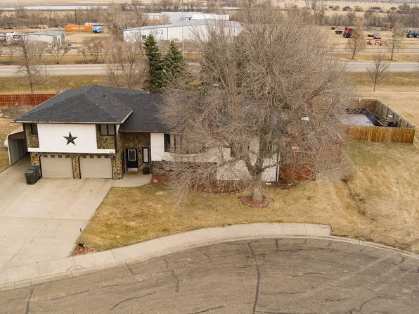 818 Mannhaven St #2, Hazen, ND 58545