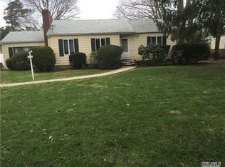 239 Jackson Ave, Syosset, NY 11791