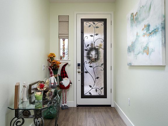 3rd image of 3059 Madrid Dr