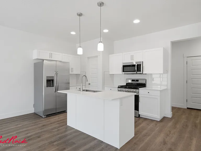 2341 E Siegel Ln — Photo 2