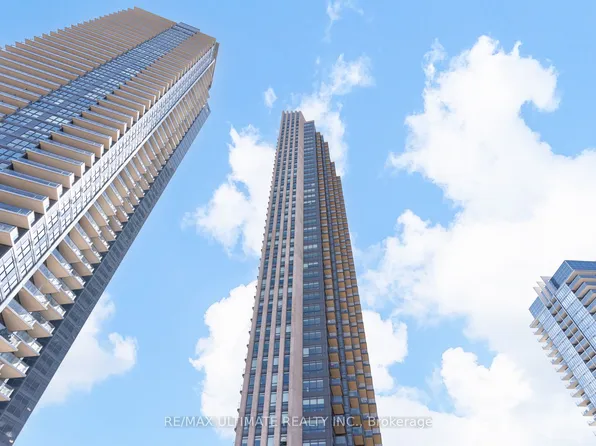 36 Park Lawn Rd #203, Toronto, ON M8V 0E5