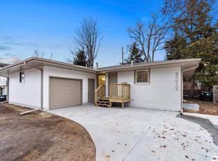 8512 Grand Ave, Omaha, NE 68134