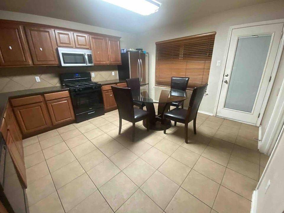 2nd image of 3404 Savage Springs Dr
