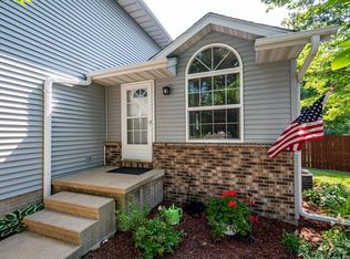 2905 Meadow Glen St, Marion, IA 52302