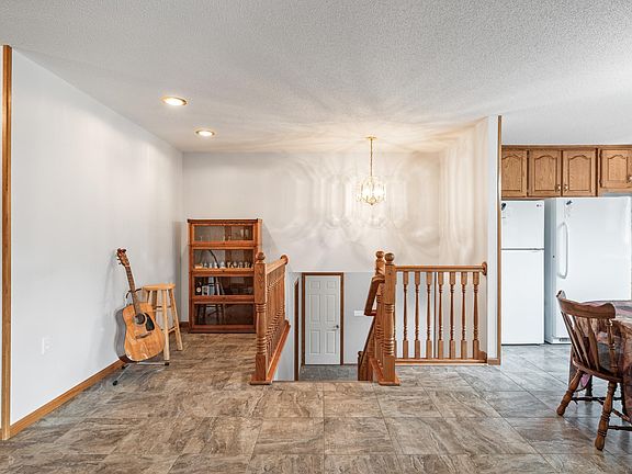 5th image of 9955 Hall Ave NE