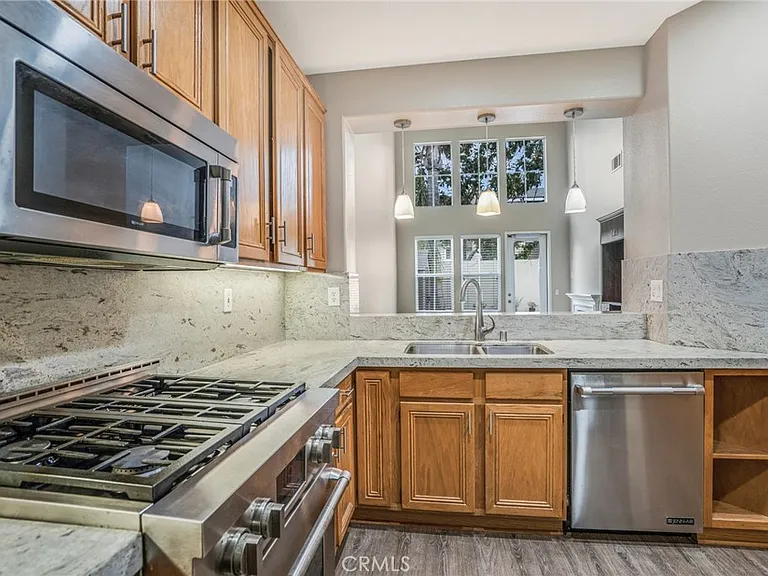18662 Park Meadow Ln — Photo 6
