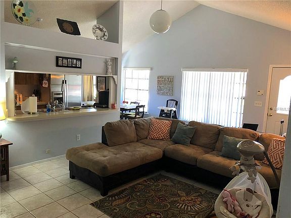 5th image of 3819 Lake Shore Dr