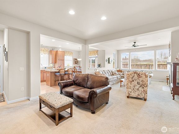 4th image of 173 W Lobelia Dr