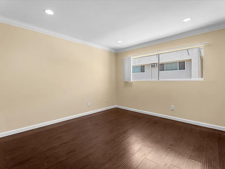 5232 Fairview Blvd — Photo 9