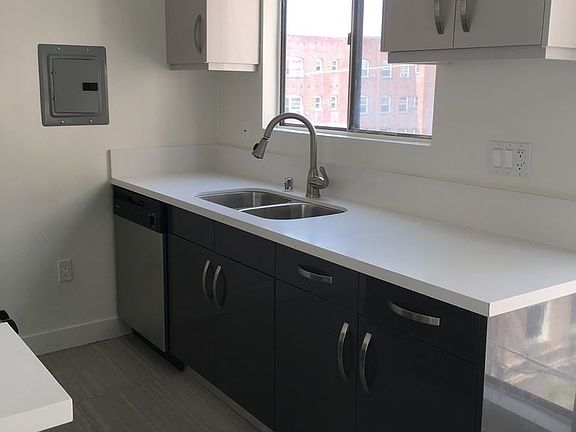 3rd image of 717 S Berendo St APT 308