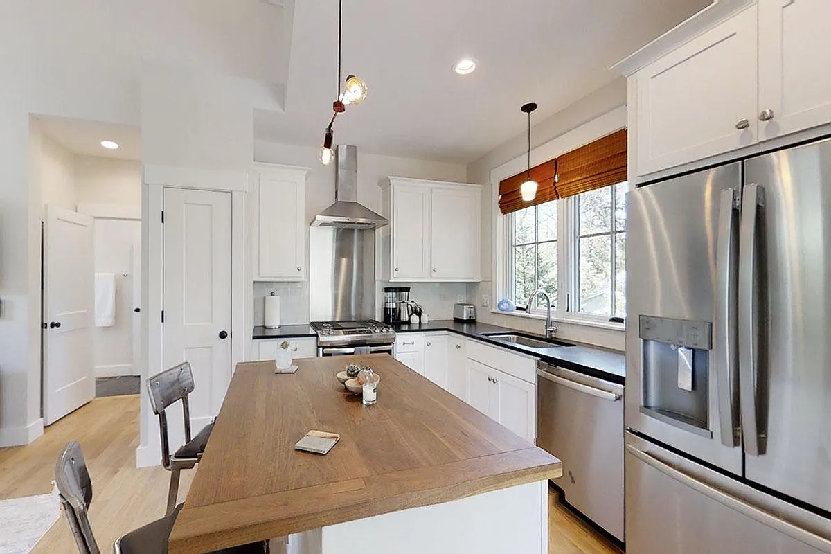1 bed, 886 sqft, $2,800 — Photo 2