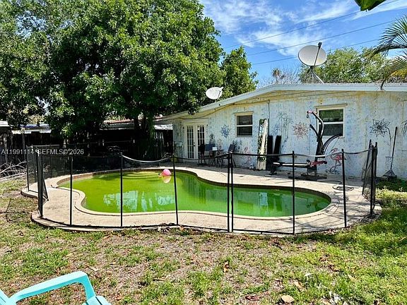 2nd image of 51 Davis Rd