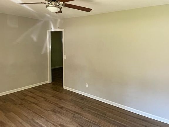 4th image of 113 Oak Park Dr