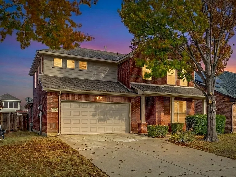 2429 Clear Field Dr — Photo 2