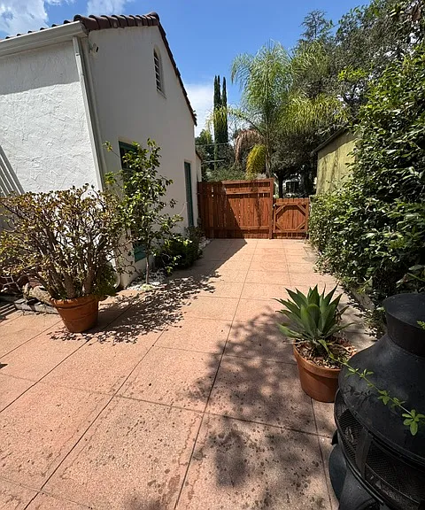 1562 N Mar Vista Ave — Photo 23