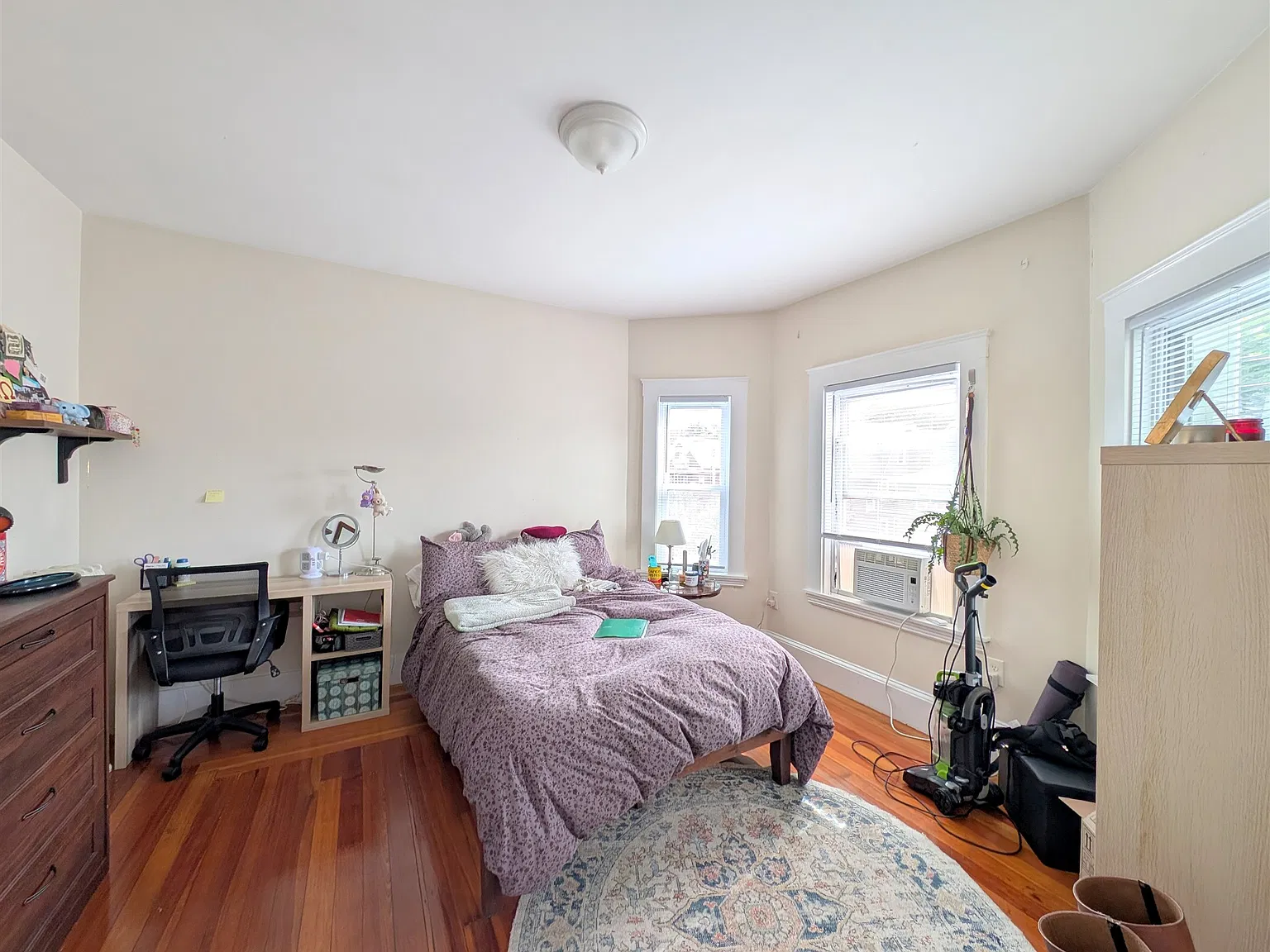 4 bed, 1500 sqft, $4,200 — Photo 4