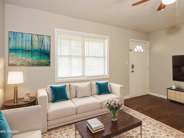 5734 Amalfi Way — Photo 3