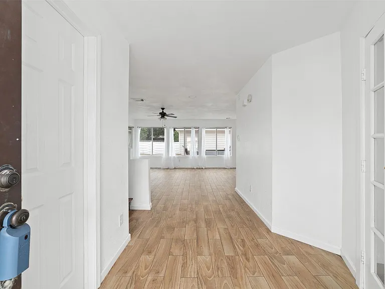 10106 Farrell Dr — Photo 3