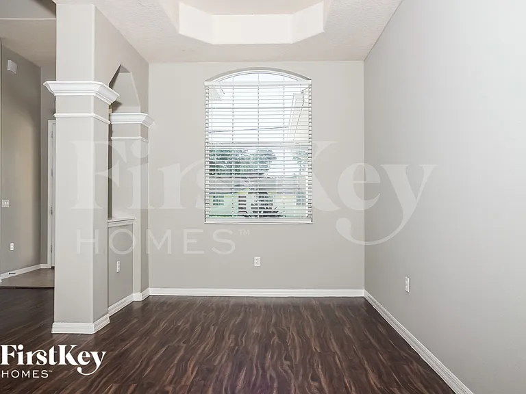5108 Sylvania Ave — Photo 4