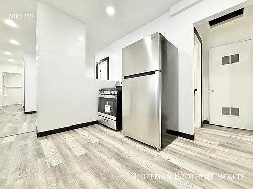 1518 W 11th Pl #1/2 Photo 1