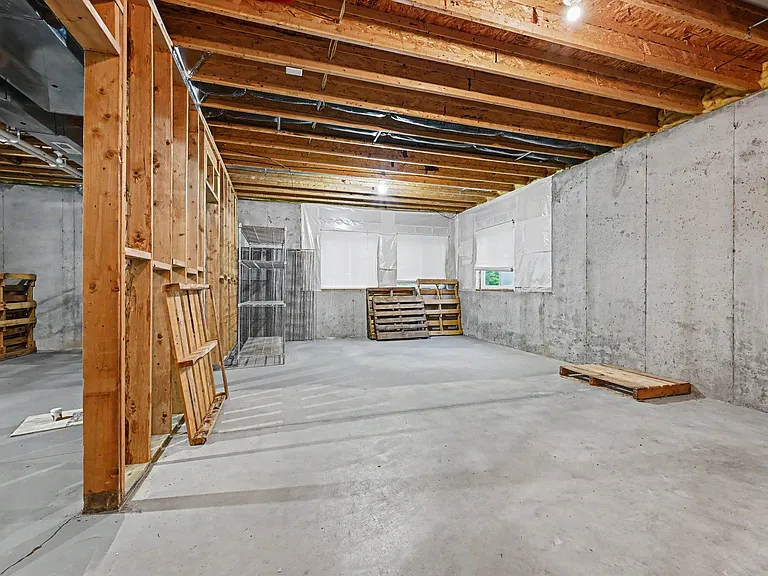352 Laurel Wood St — Photo 16