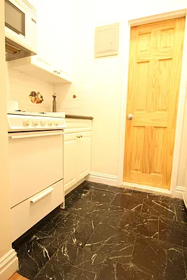 Rented by Keller Williams NYC | media 19