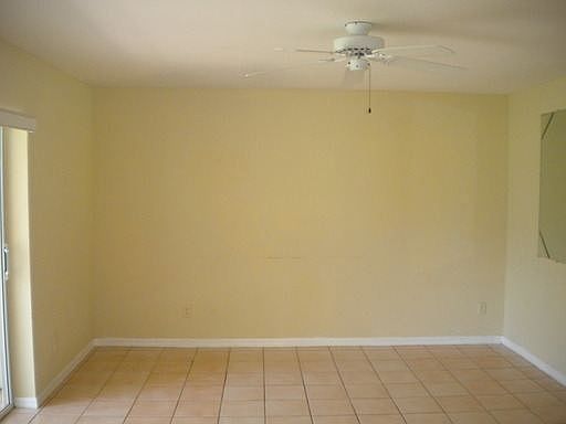 4th image of 7340 Glenmoor Ln APT 106
