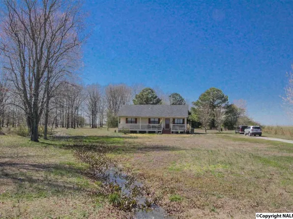1626 Carter Grove Rd, Hazel Green, AL 35750